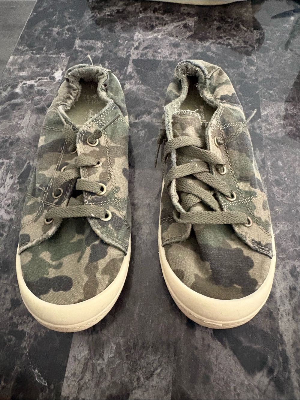 Time and Tru Olive Camo Scrunchback Slip-On Sneakers Size 8